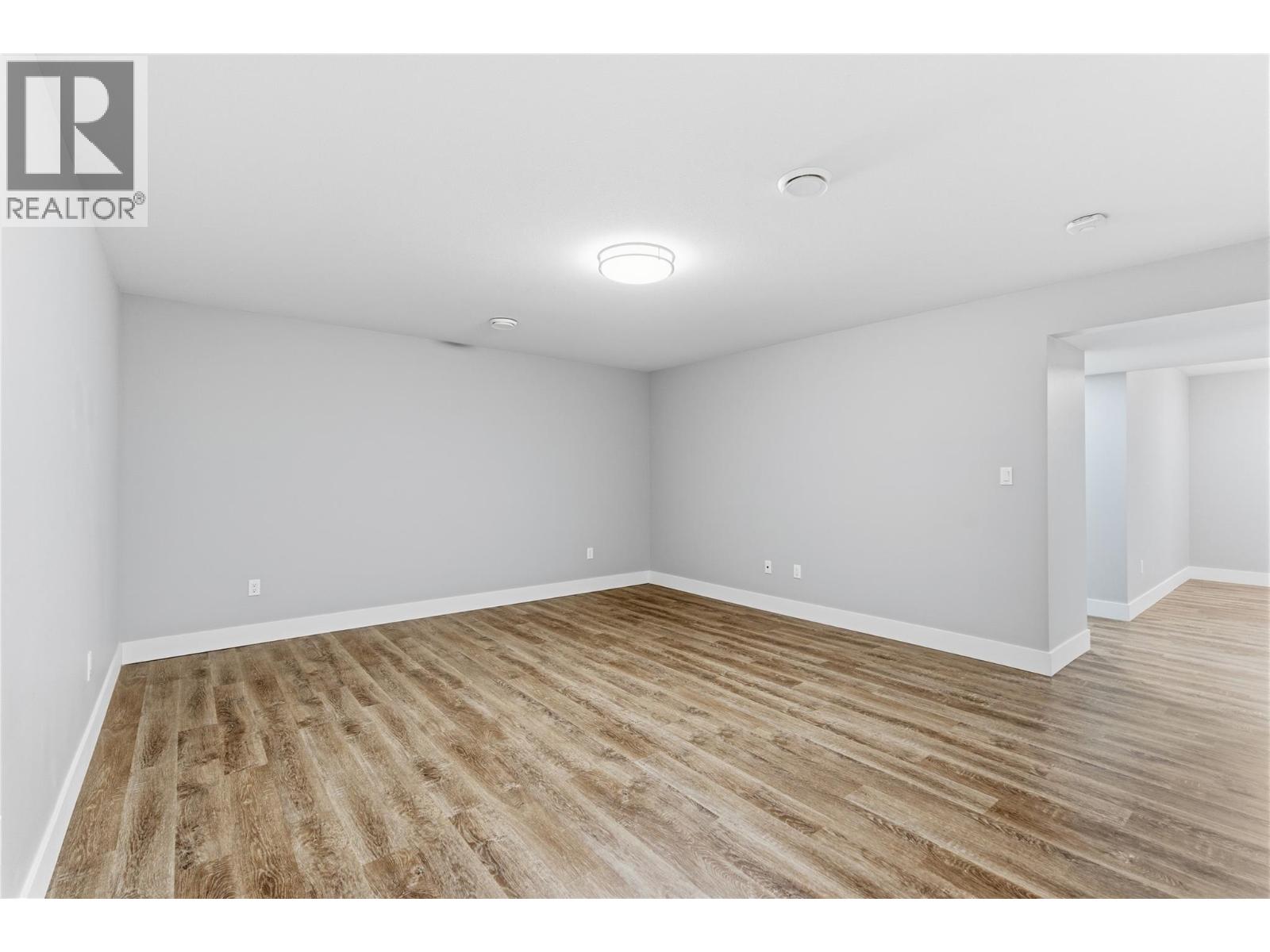 32 2810 15 Avenue Northeast, Salmon Arm