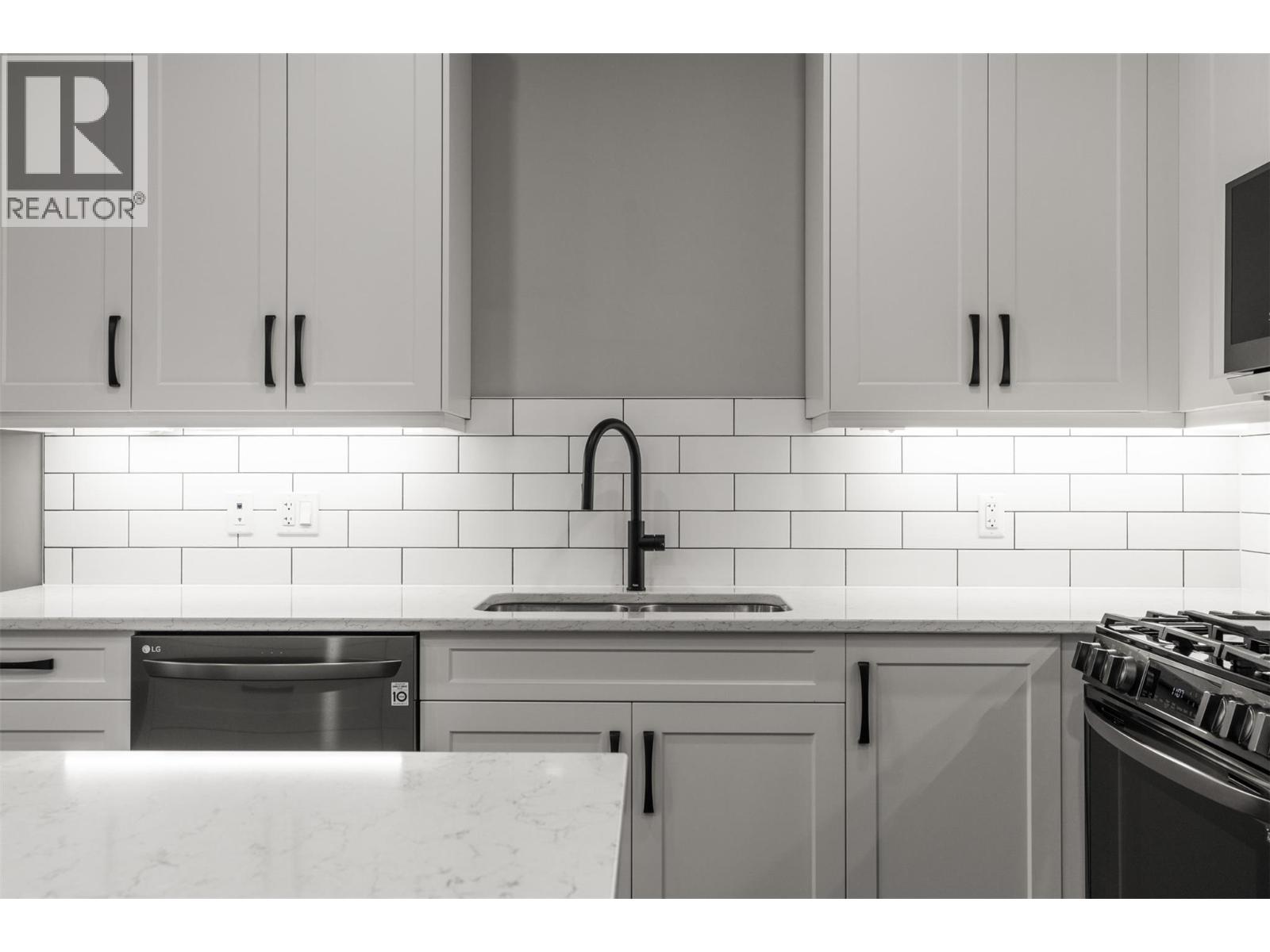 32 2810 15 Avenue Northeast, Salmon Arm