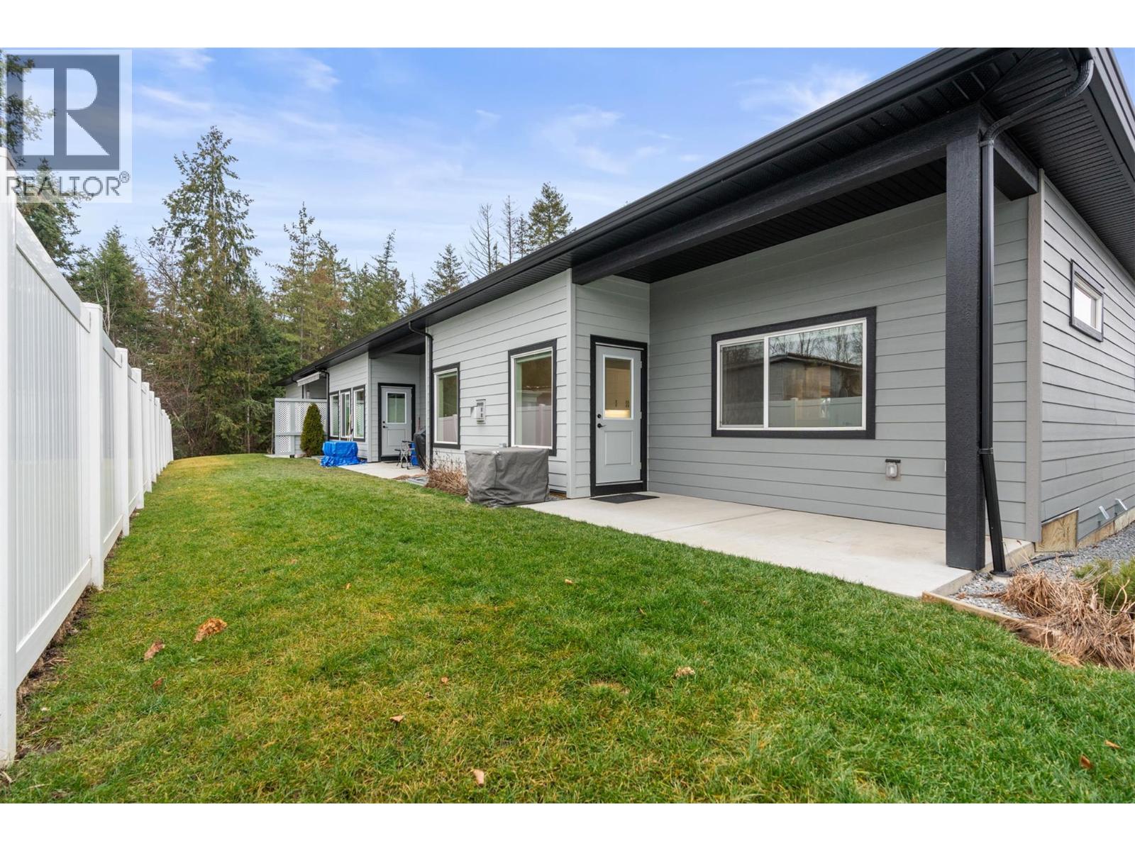 32 2810 15 Avenue Northeast, Salmon Arm