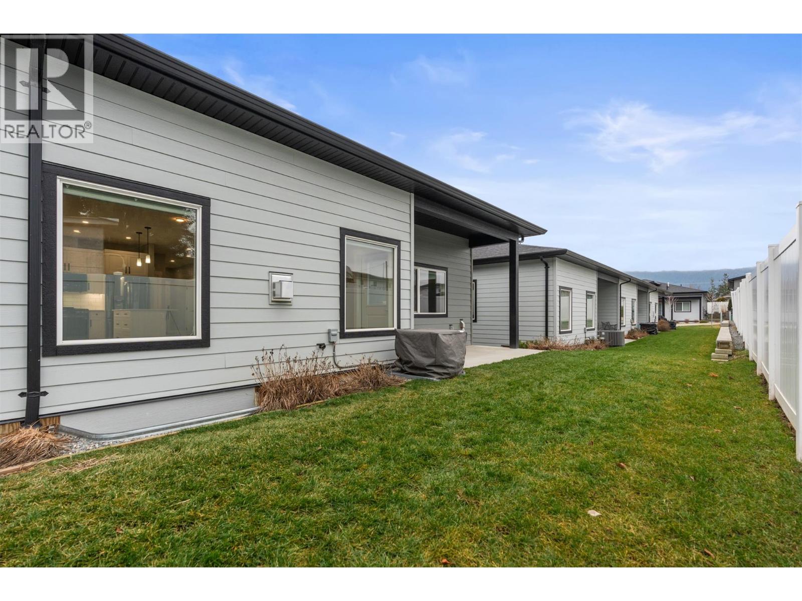 32 2810 15 Avenue Northeast, Salmon Arm