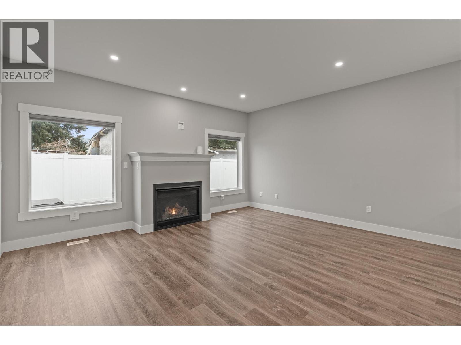 32 2810 15 Avenue Northeast, Salmon Arm