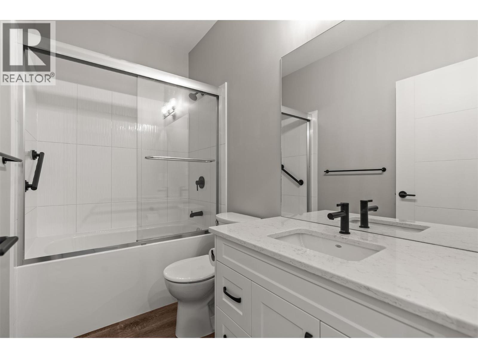 32 2810 15 Avenue Northeast, Salmon Arm