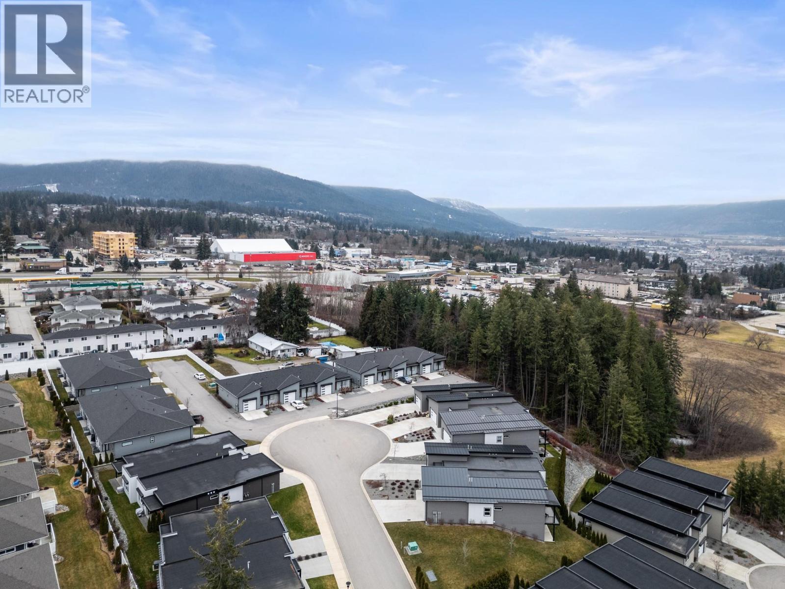 32 2810 15 Avenue Northeast, Salmon Arm