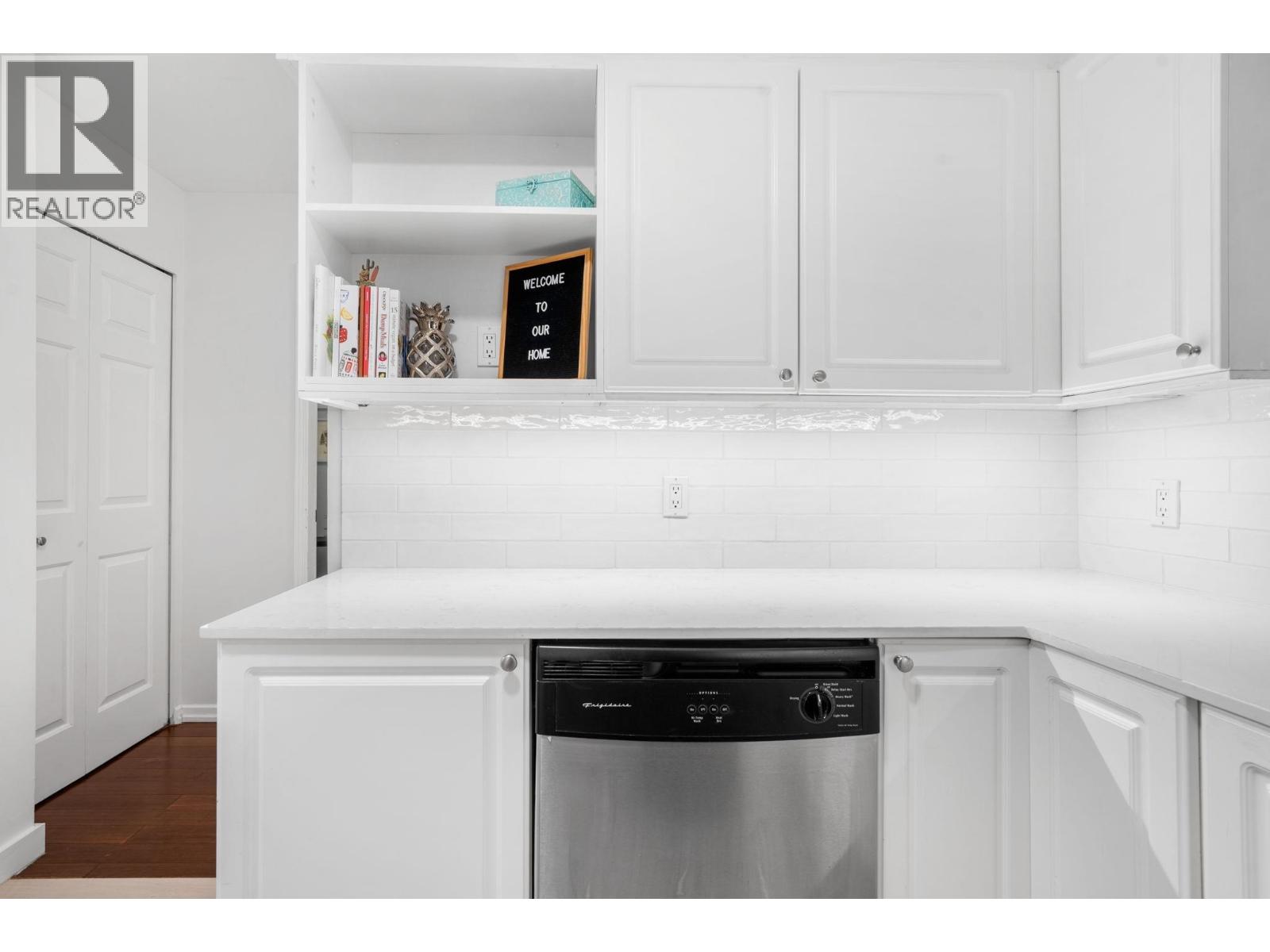 215 3600 WINDCREST DRIVE, North Vancouver