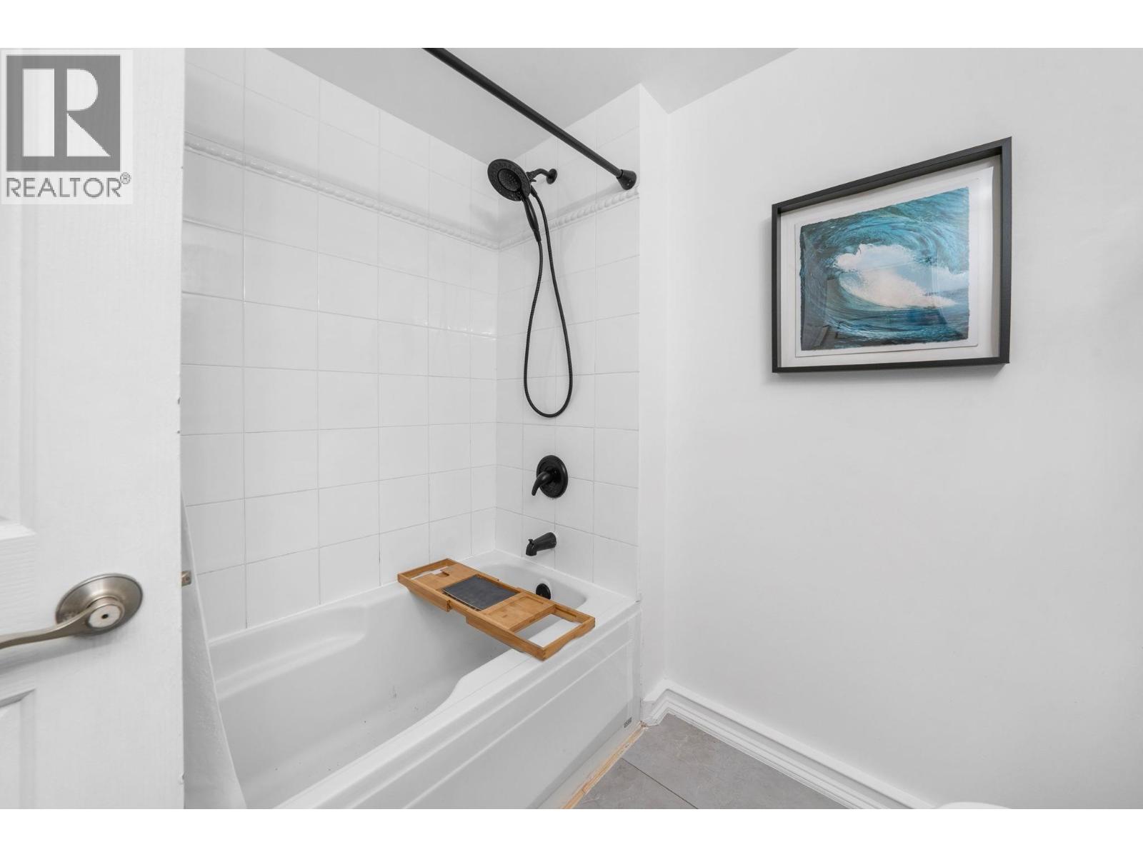 215 3600 WINDCREST DRIVE, North Vancouver