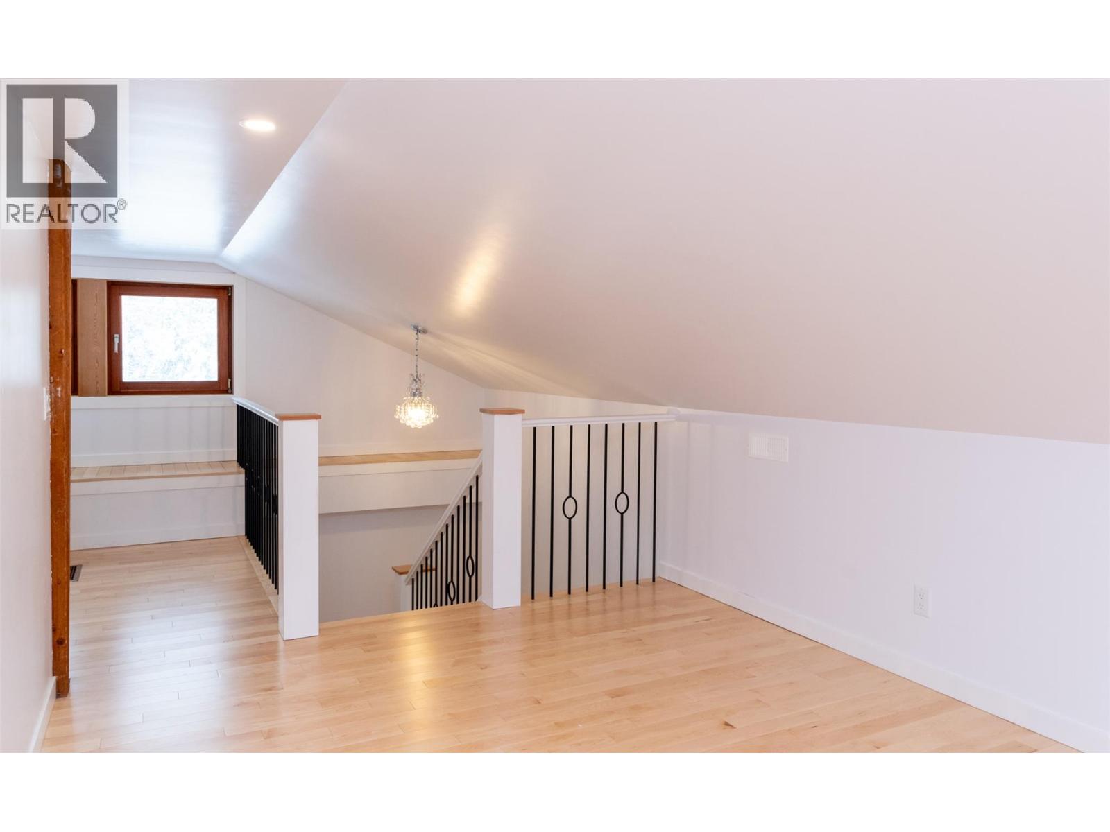  100 Lidstone Road, Salmon Arm