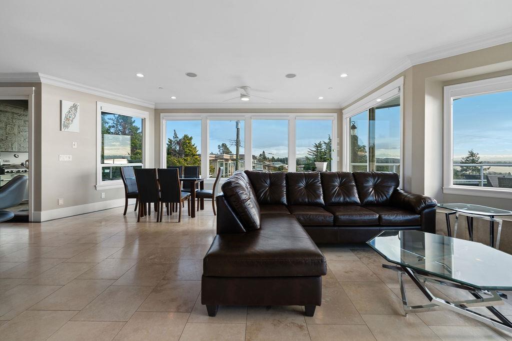 1087 FINLAY STREET, White Rock