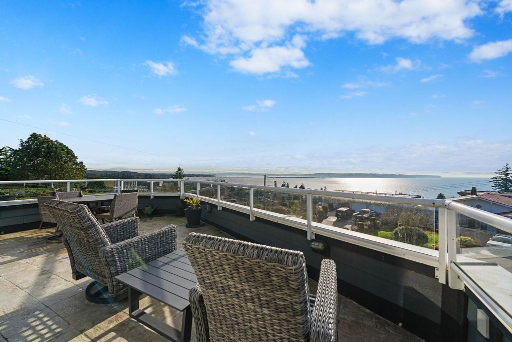 1087 FINLAY STREET, White Rock