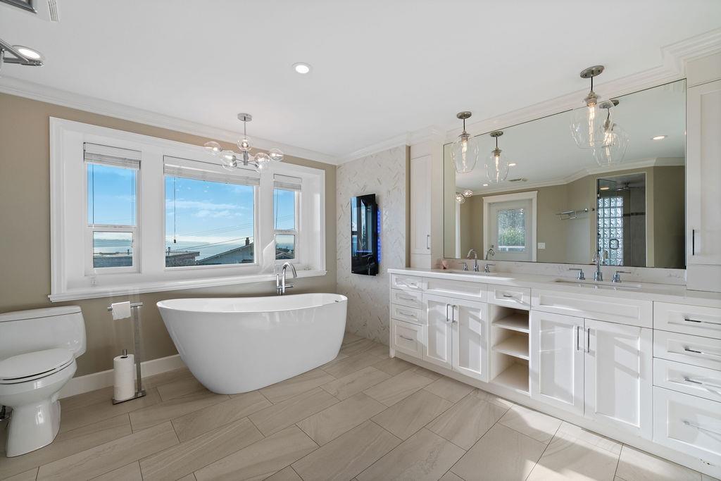 1087 FINLAY STREET, White Rock