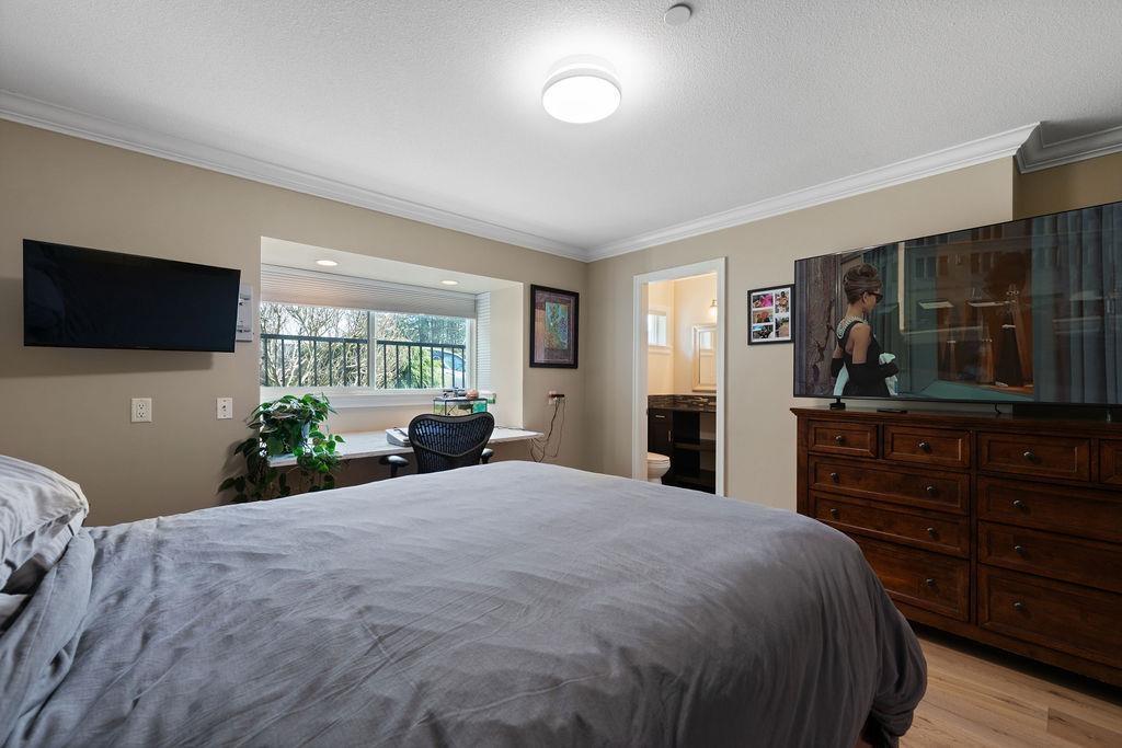 1087 FINLAY STREET, White Rock