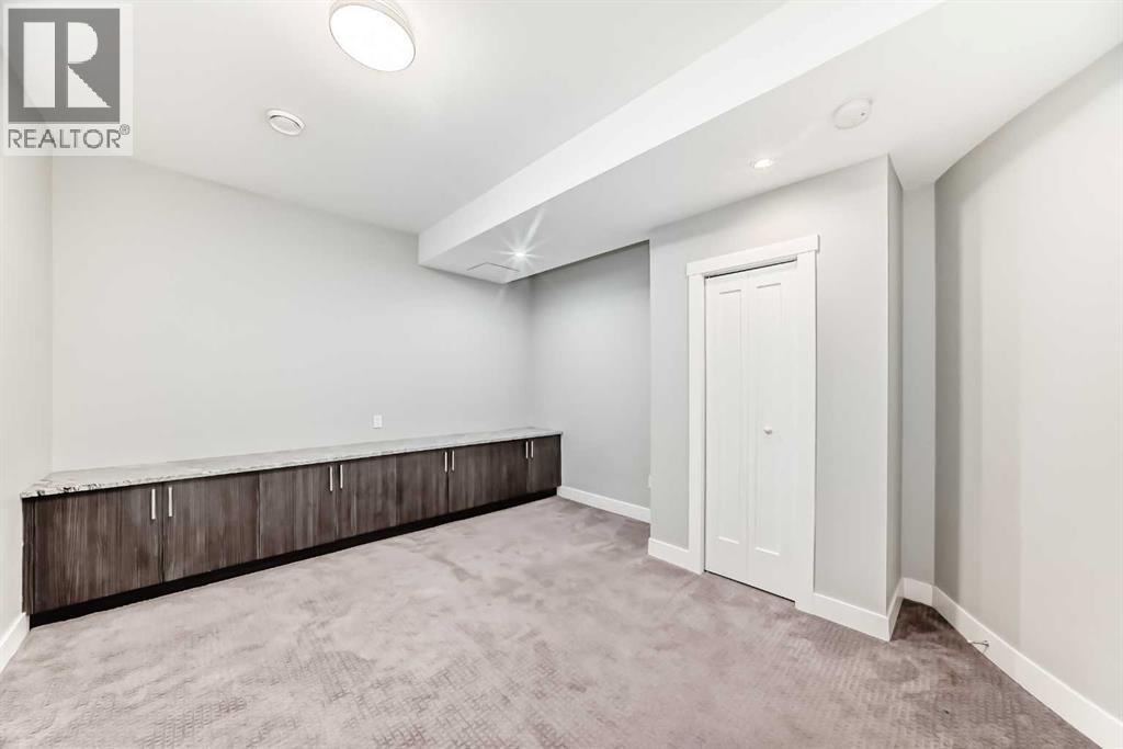 Single Family House for Sale in   Street NW Parkdale Calgary 