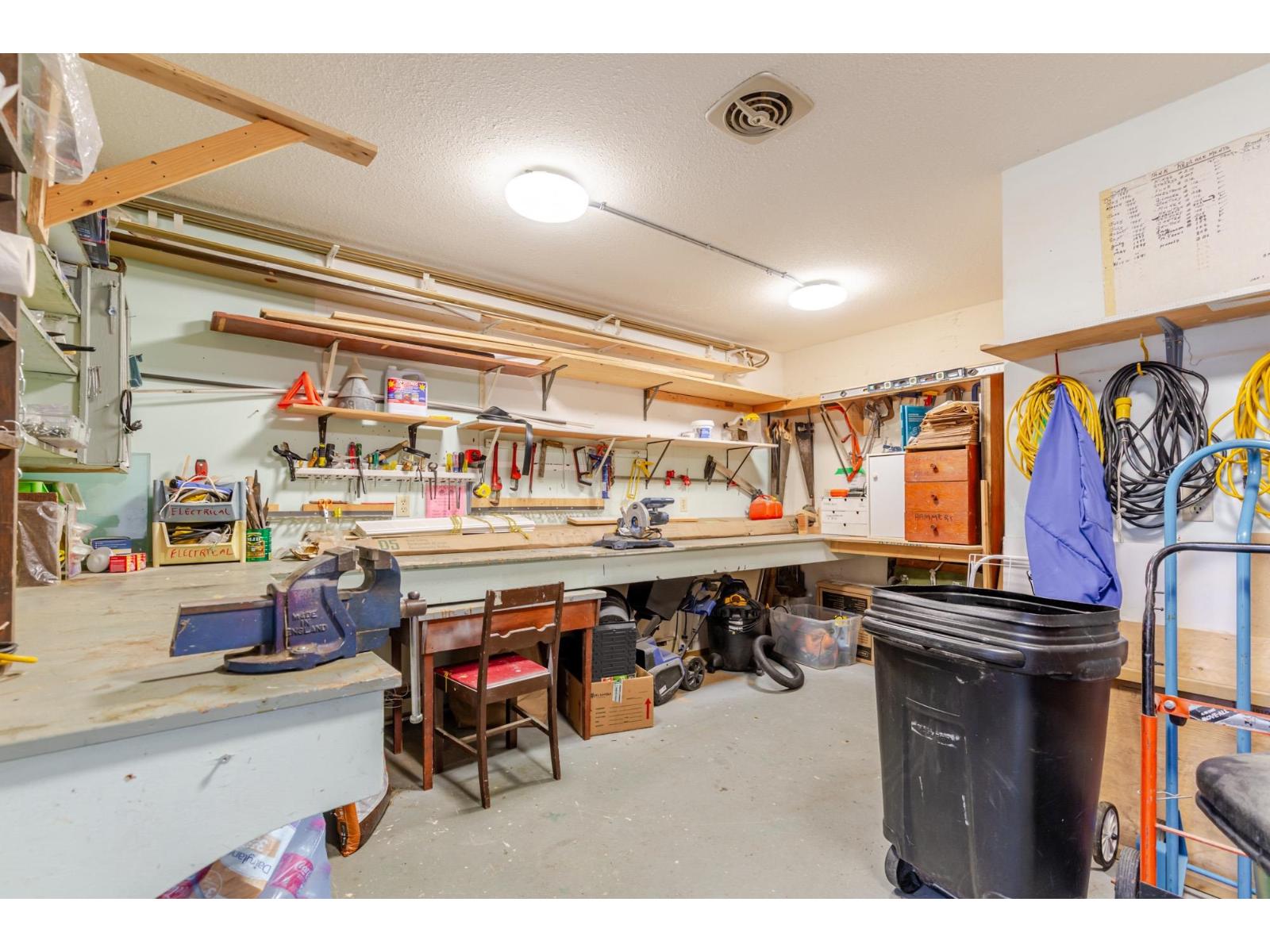 202 2853 BOURQUIN CRESCENT, Abbotsford