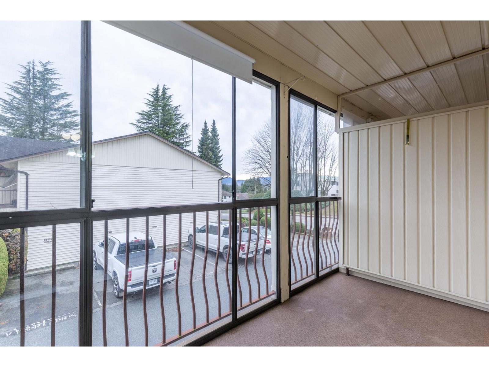 202 2853 BOURQUIN CRESCENT, Abbotsford