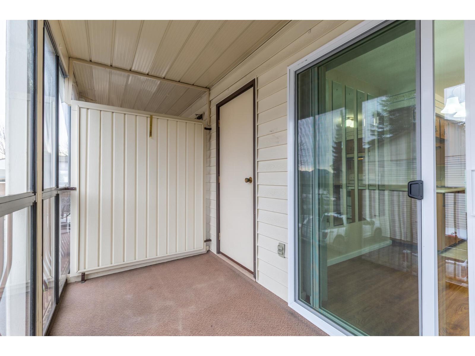 202 2853 BOURQUIN CRESCENT, Abbotsford