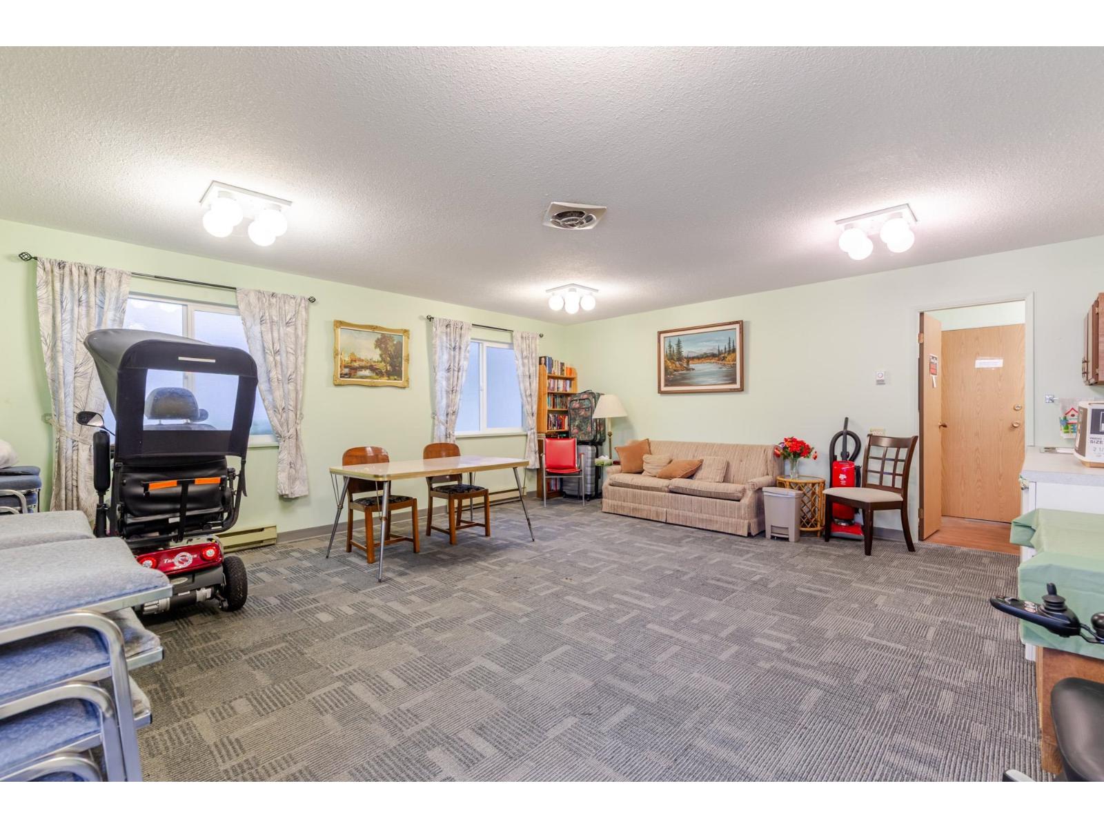 202 2853 BOURQUIN CRESCENT, Abbotsford