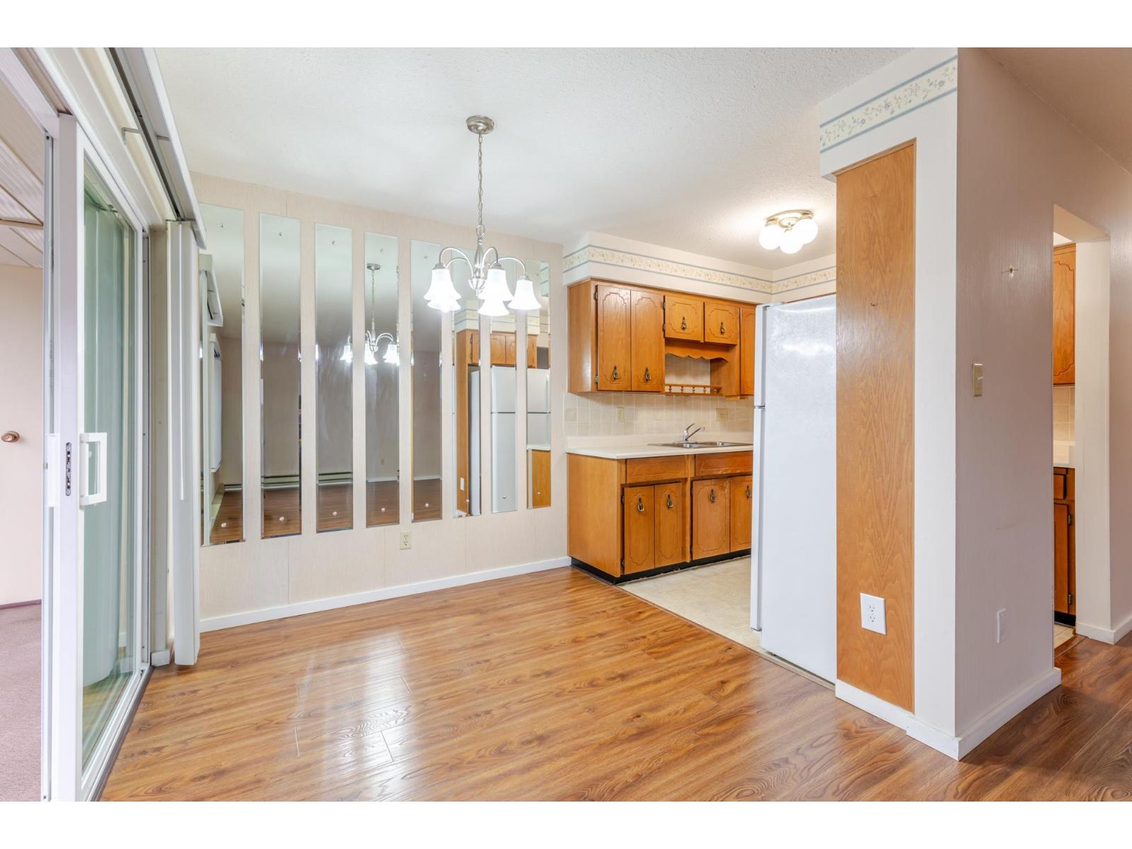 202 2853 BOURQUIN CRESCENT, Abbotsford