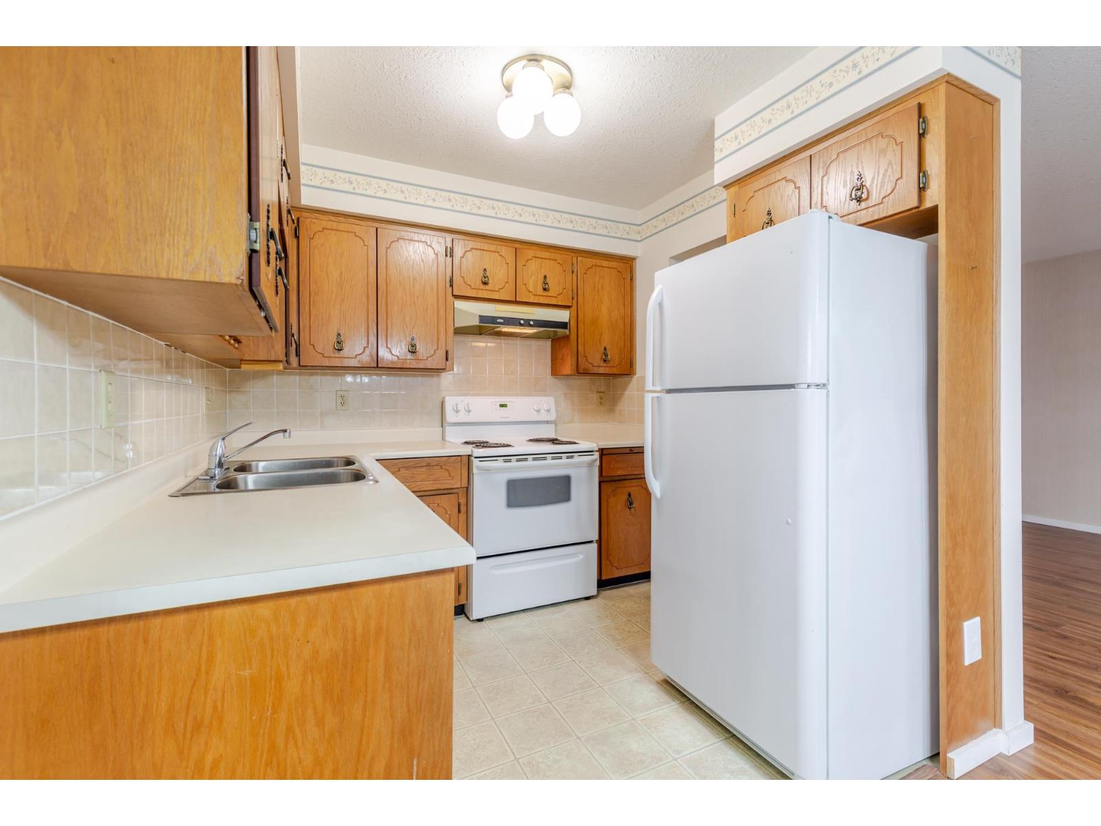 202 2853 BOURQUIN CRESCENT, Abbotsford