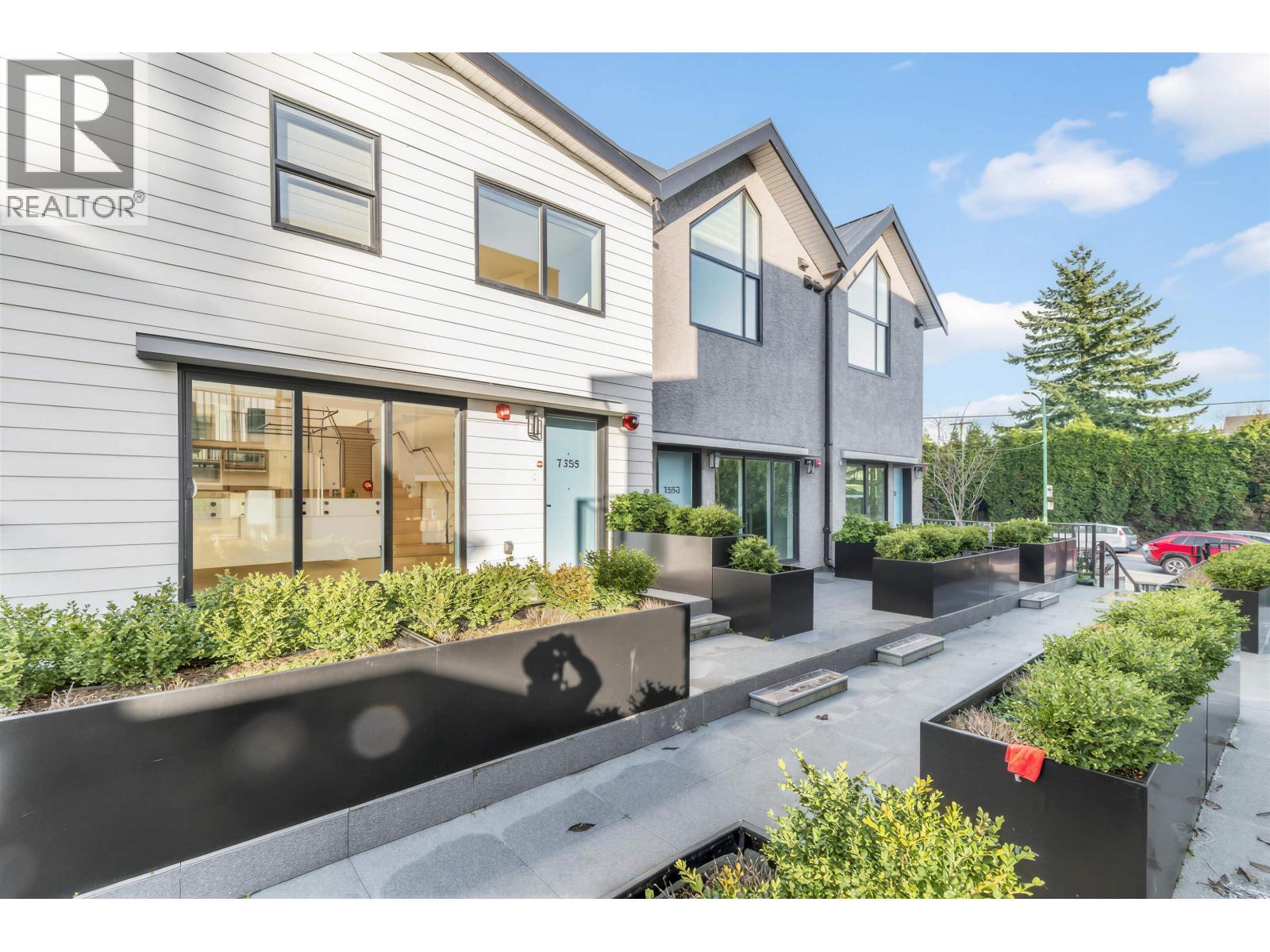 7351 OAK STREET, Vancouver