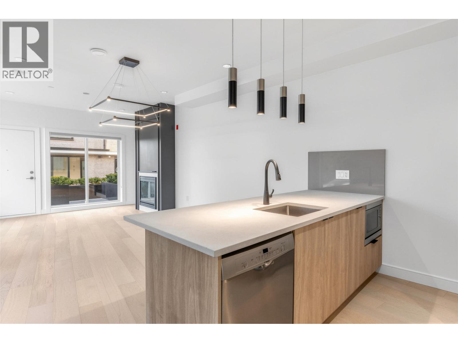 7351 OAK STREET, Vancouver