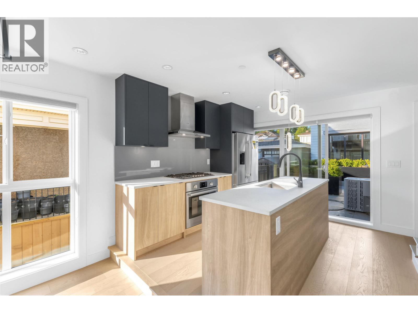 1007 W 58TH AVENUE, Vancouver