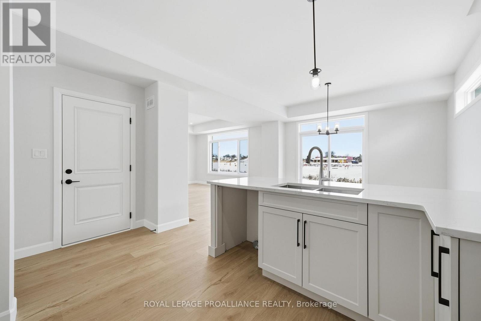 91 RAYCROFT DRIVE - 14