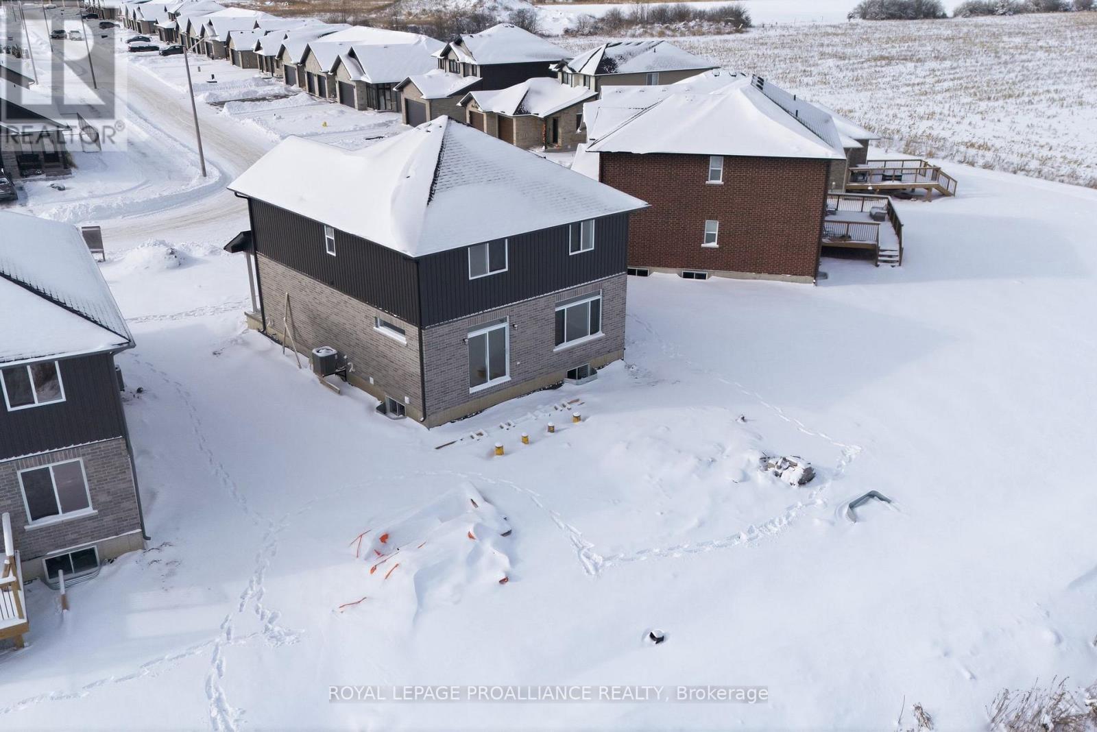 91 RAYCROFT DRIVE - 31