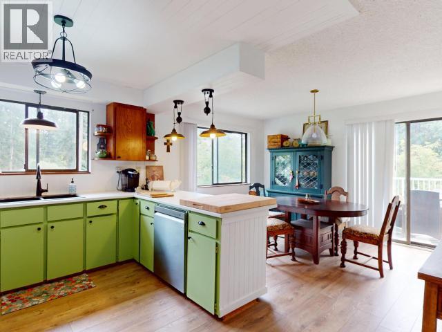 7889 HIGHWAY 101, Powell River