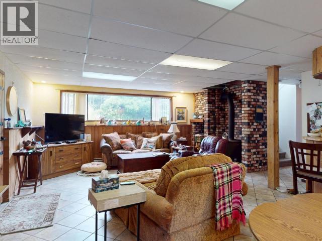 7889 HIGHWAY 101, Powell River