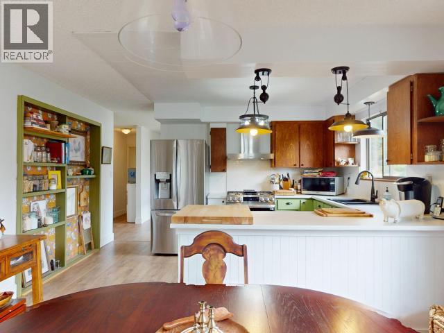 7889 HIGHWAY 101, Powell River