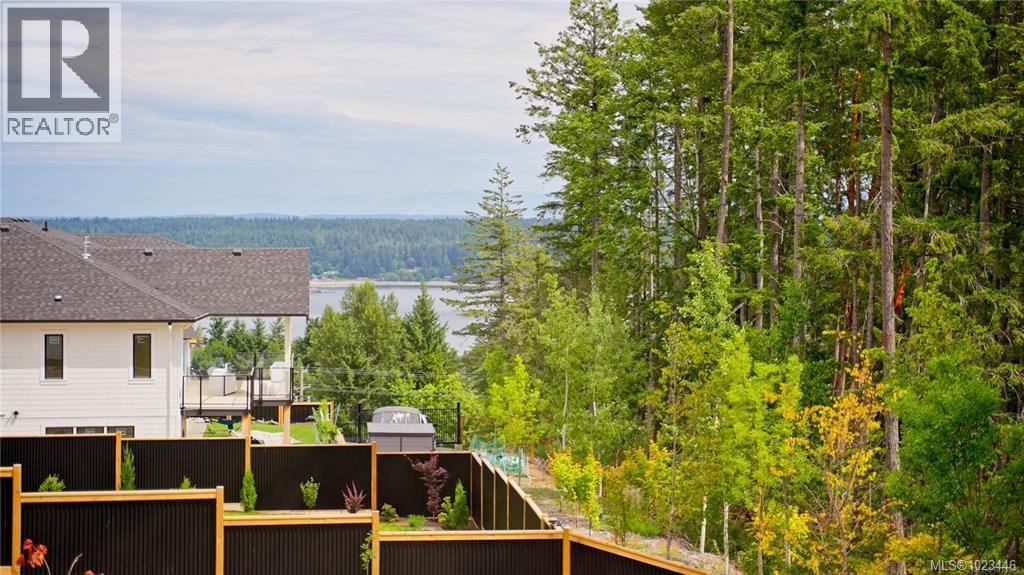 671 Sanderson Rd, Ladysmith