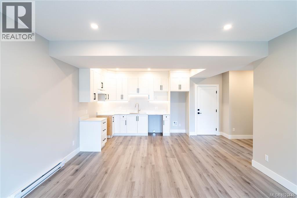 671 Sanderson Rd, Ladysmith