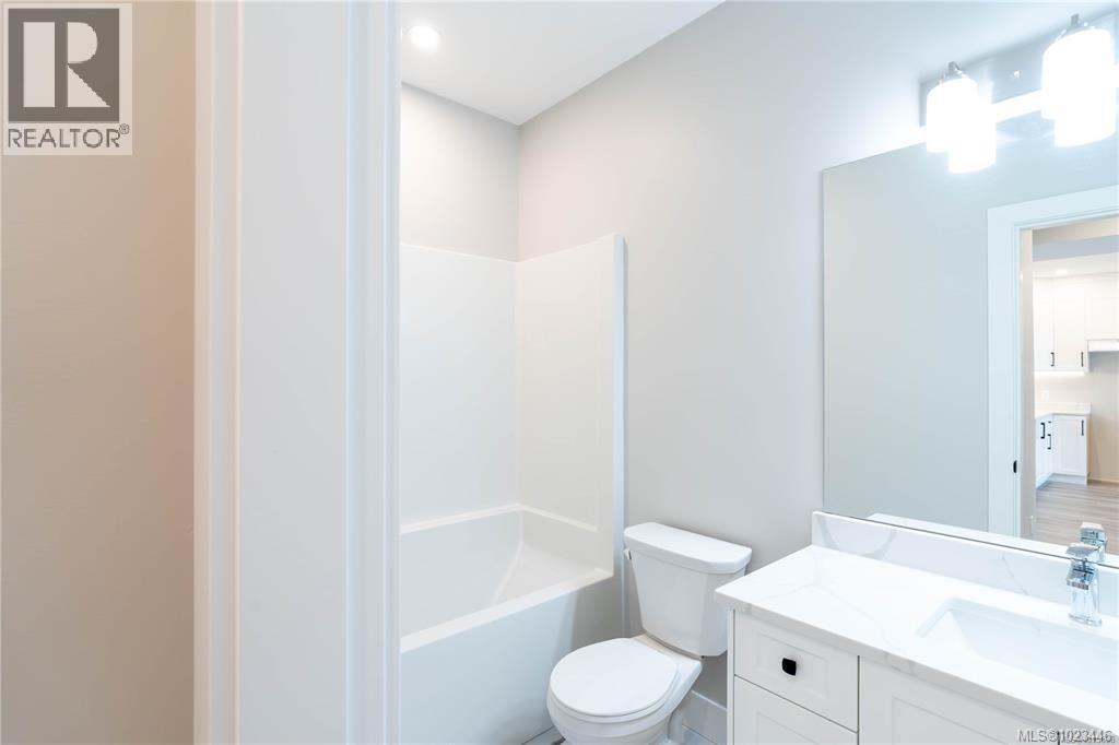 671 Sanderson Rd, Ladysmith