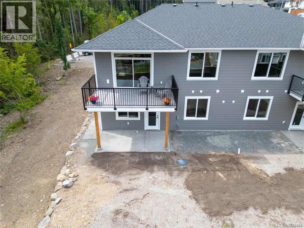671 Sanderson Rd, Ladysmith
