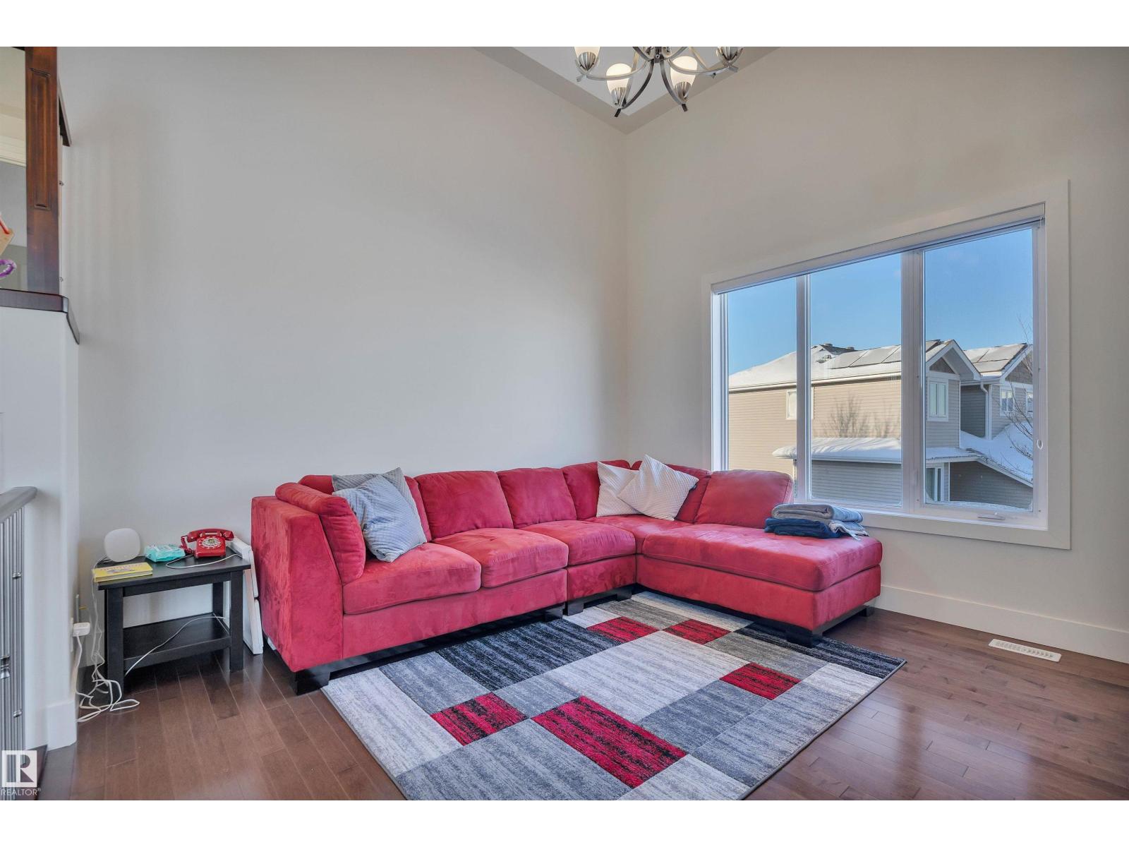 102 LAKEWOOD CL, Beaumont