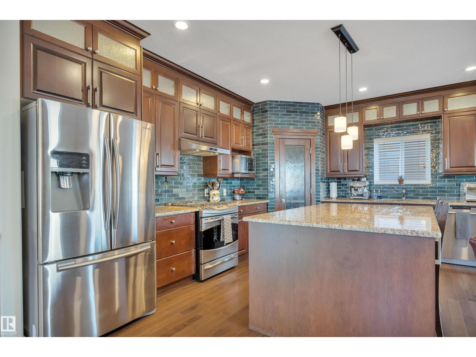 102 LAKEWOOD CL, Beaumont