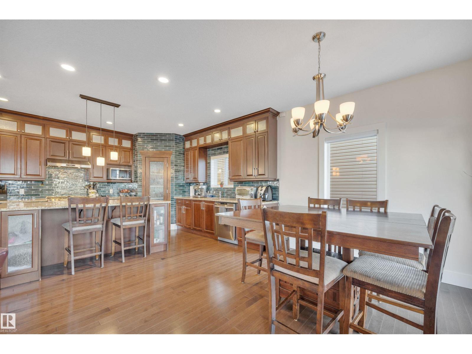 102 LAKEWOOD CL, Beaumont