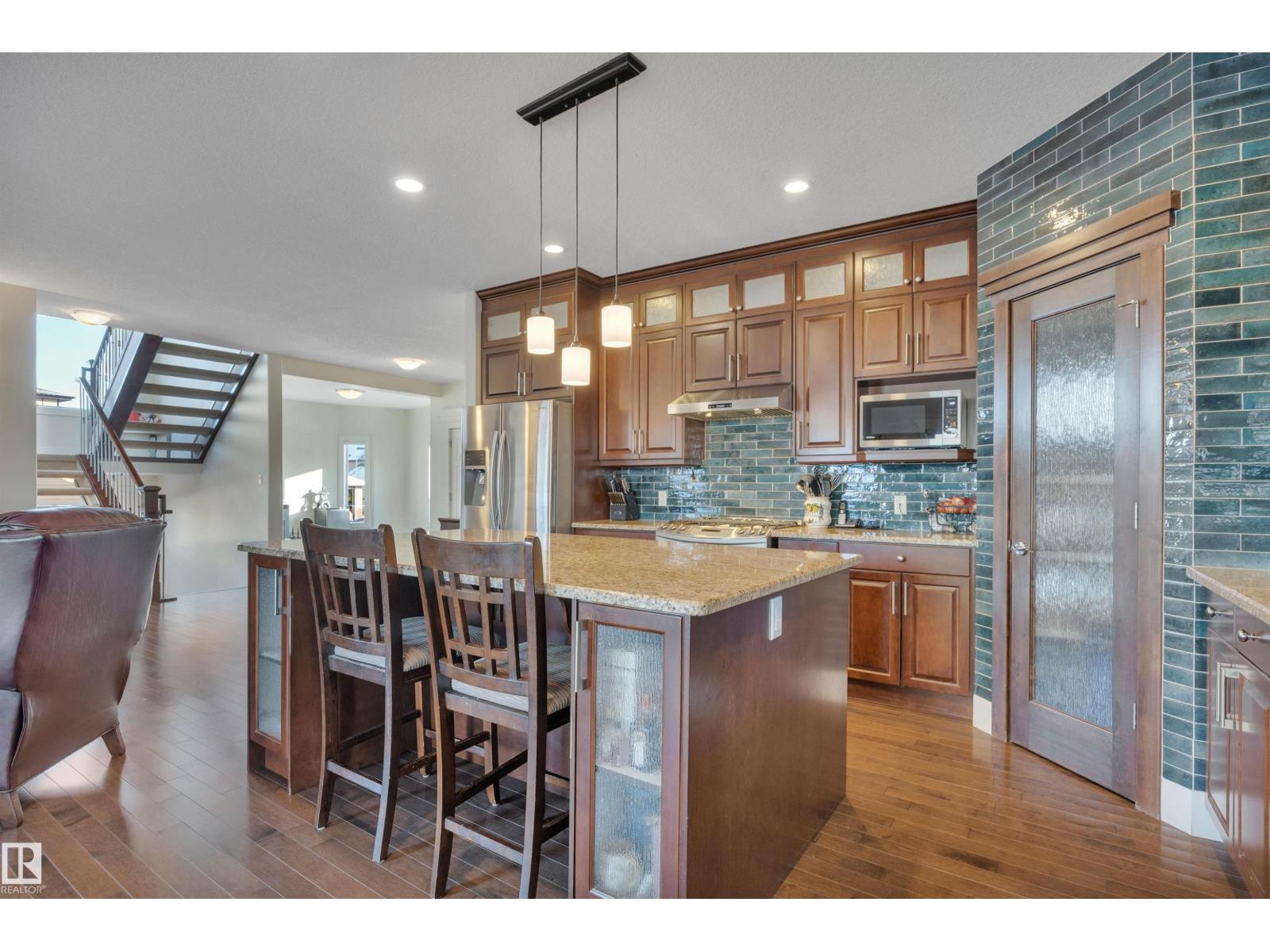 102 LAKEWOOD CL, Beaumont