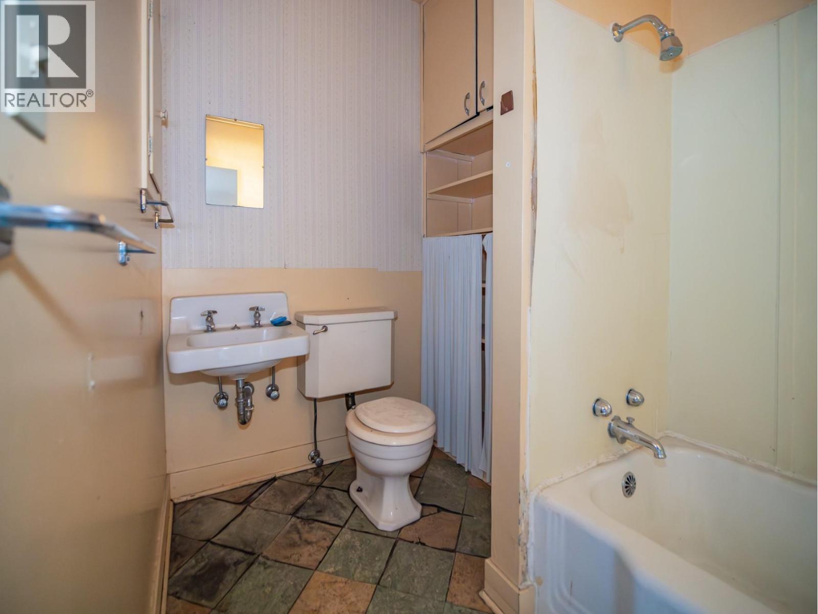 59 ST PAUL WEST Street W, Kamloops