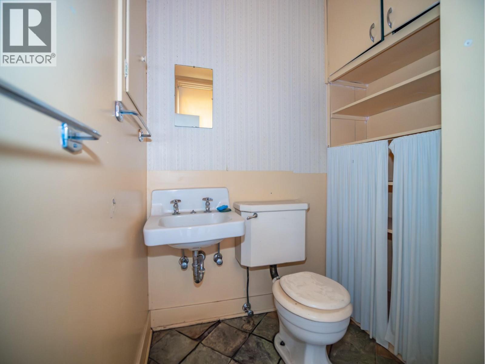 59 ST PAUL WEST Street W, Kamloops