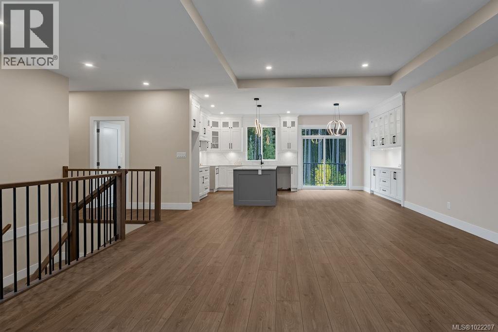 811 Stringer Way, Ladysmith