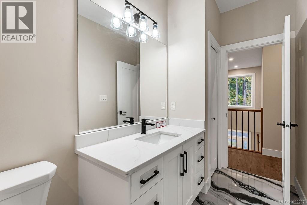 811 Stringer Way, Ladysmith