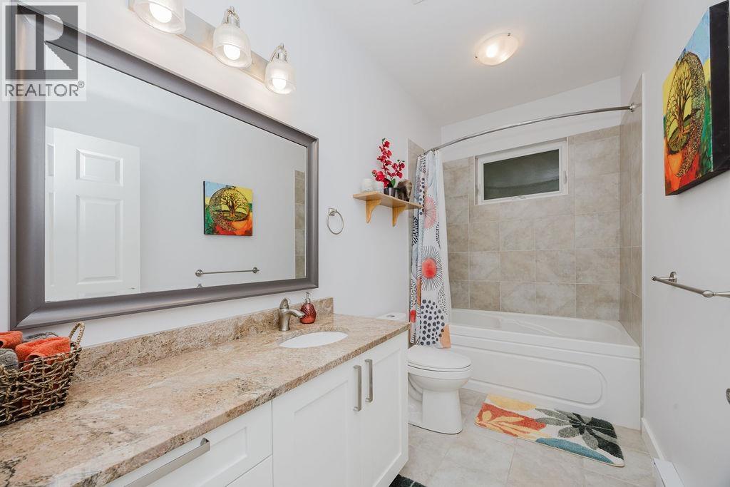 6214 SITKA ROAD, Sechelt