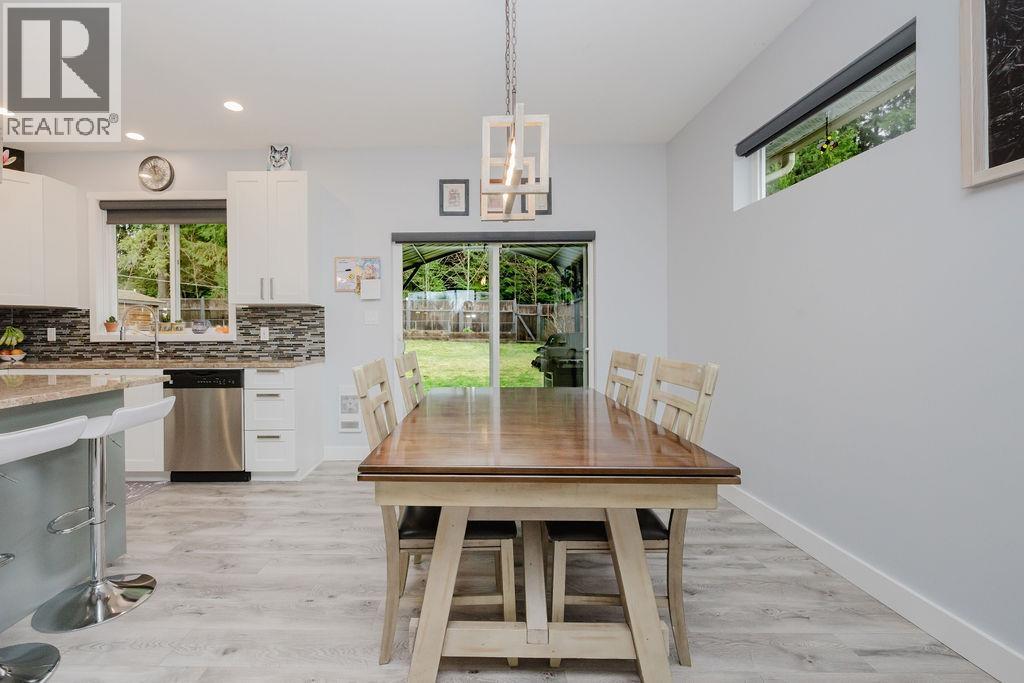 6214 SITKA ROAD, Sechelt