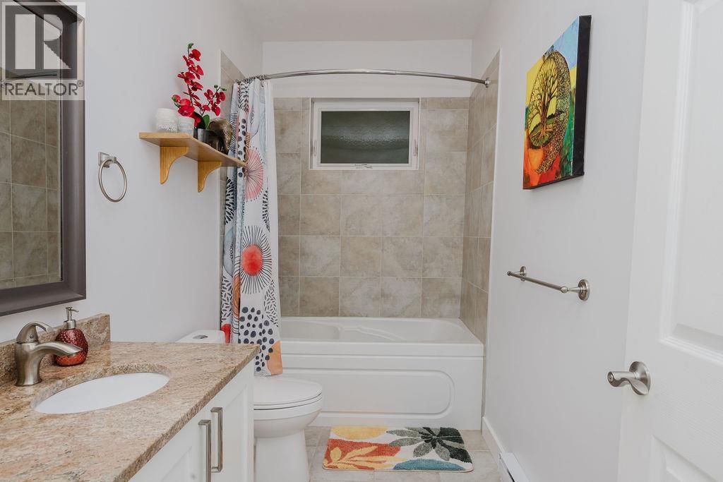 6214 SITKA ROAD, Sechelt