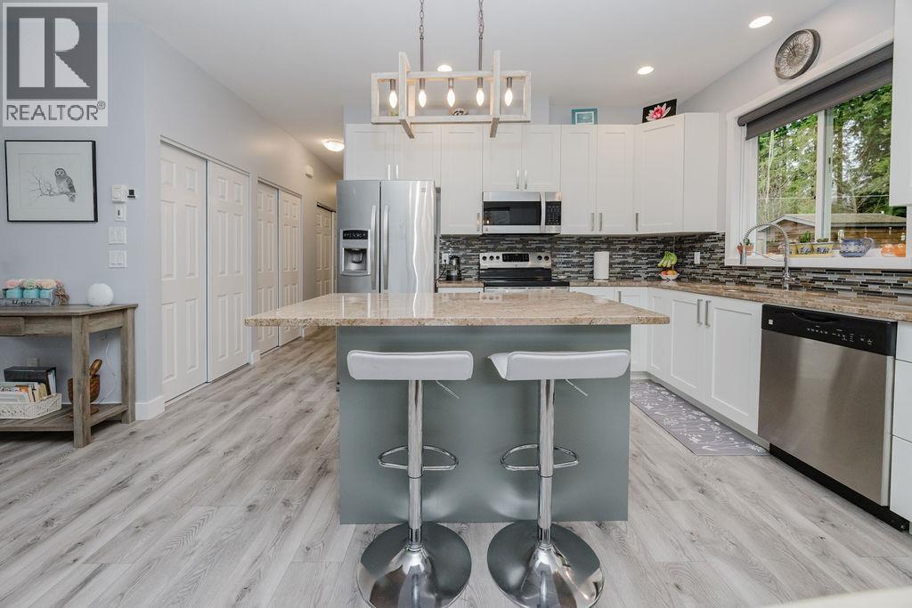 6214 SITKA ROAD, Sechelt