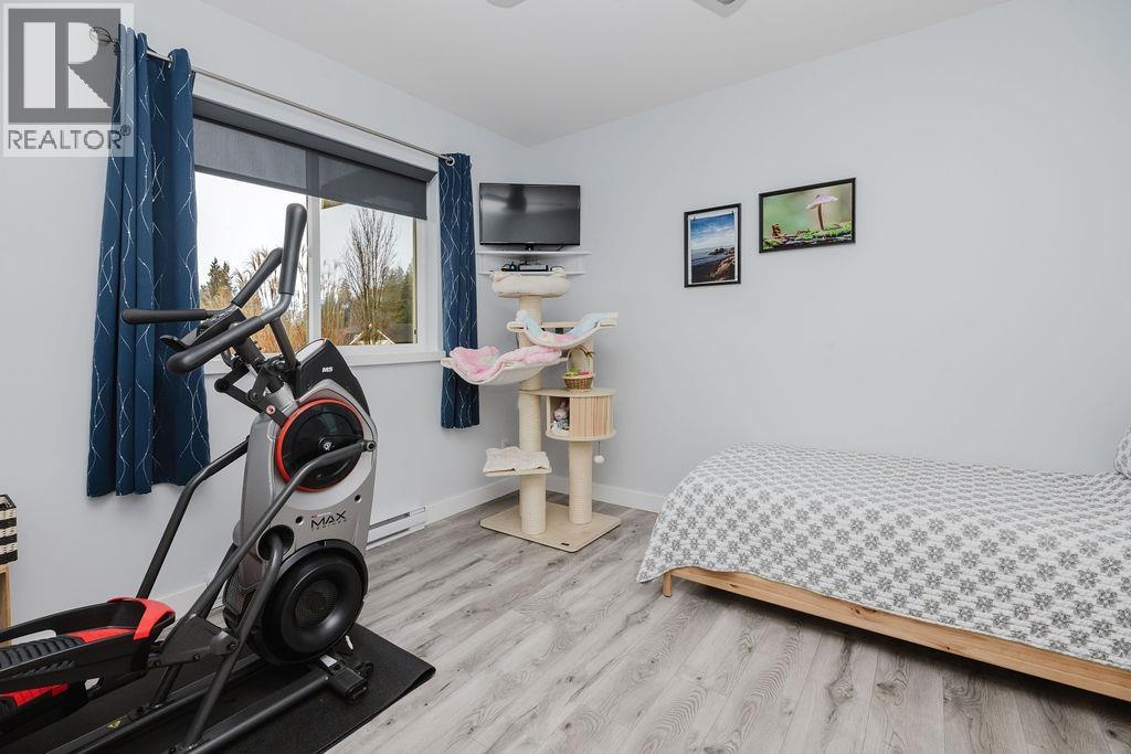 6214 SITKA ROAD, Sechelt