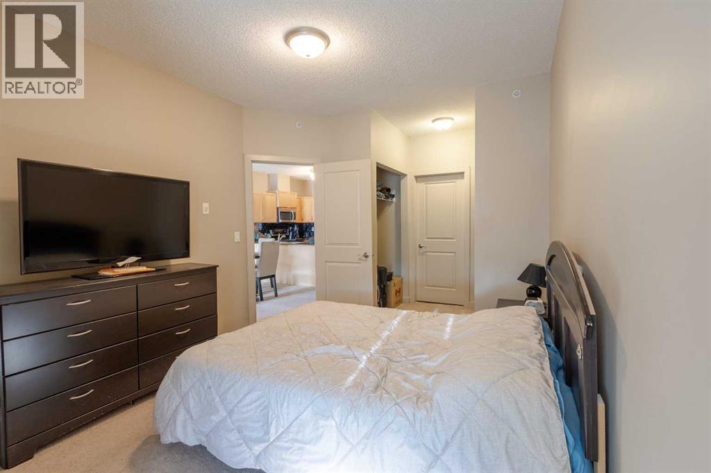 Single Family House for Sale in   Lake Fraser Drive SE Lake Bonavista Calgary 