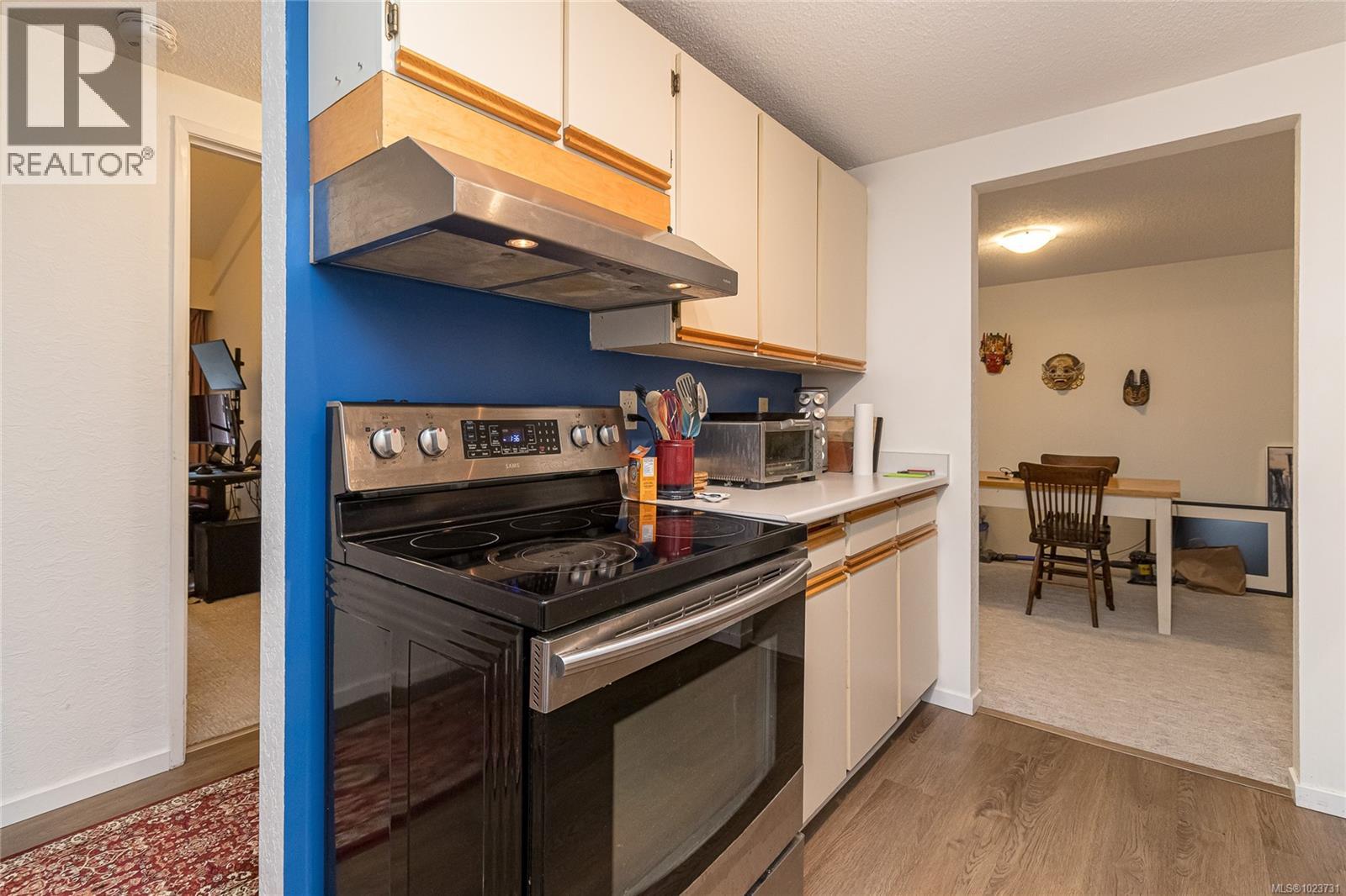 419 1005 McKenzie Avenue, Saanich