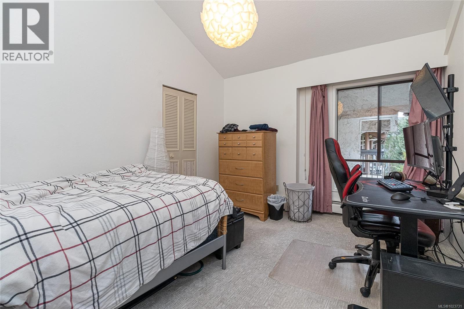 419 1005 McKenzie Avenue, Saanich