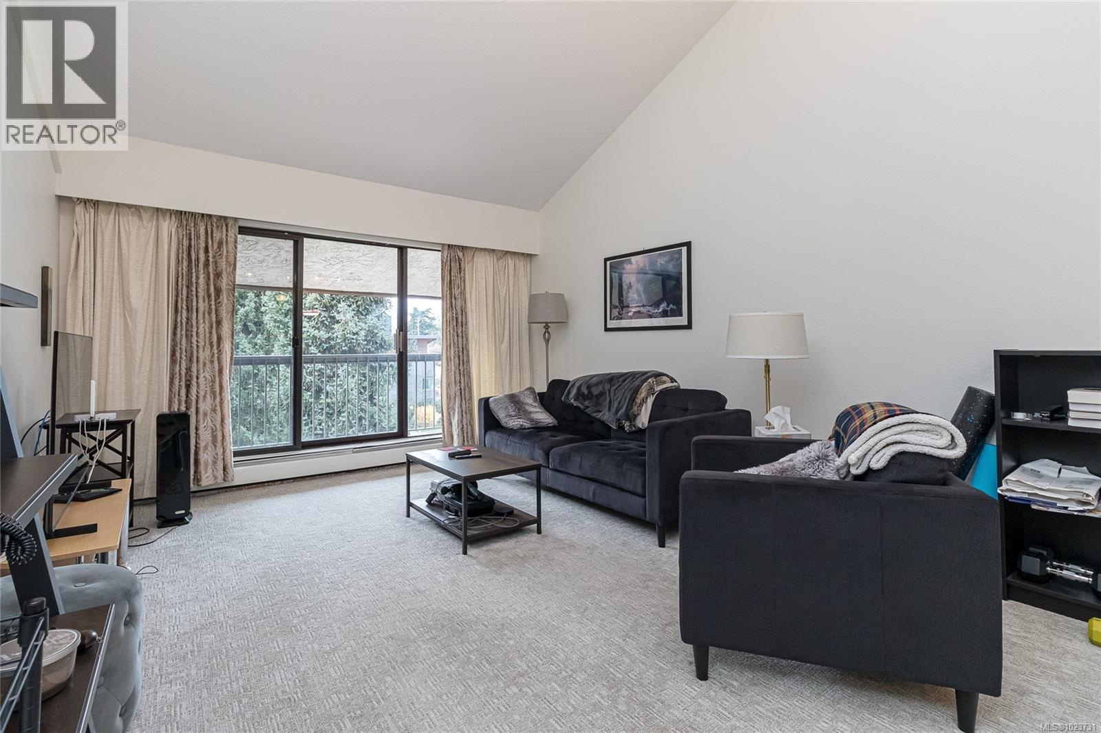 419 1005 McKenzie Avenue, Saanich